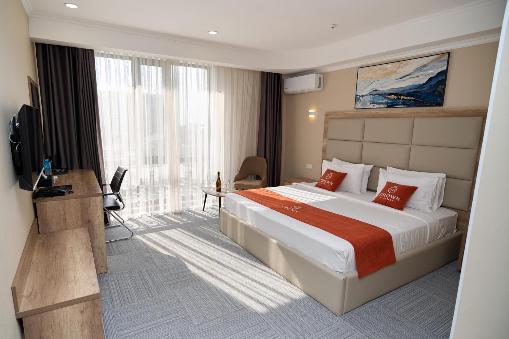Crown Hotel Bishkek Luaran gambar