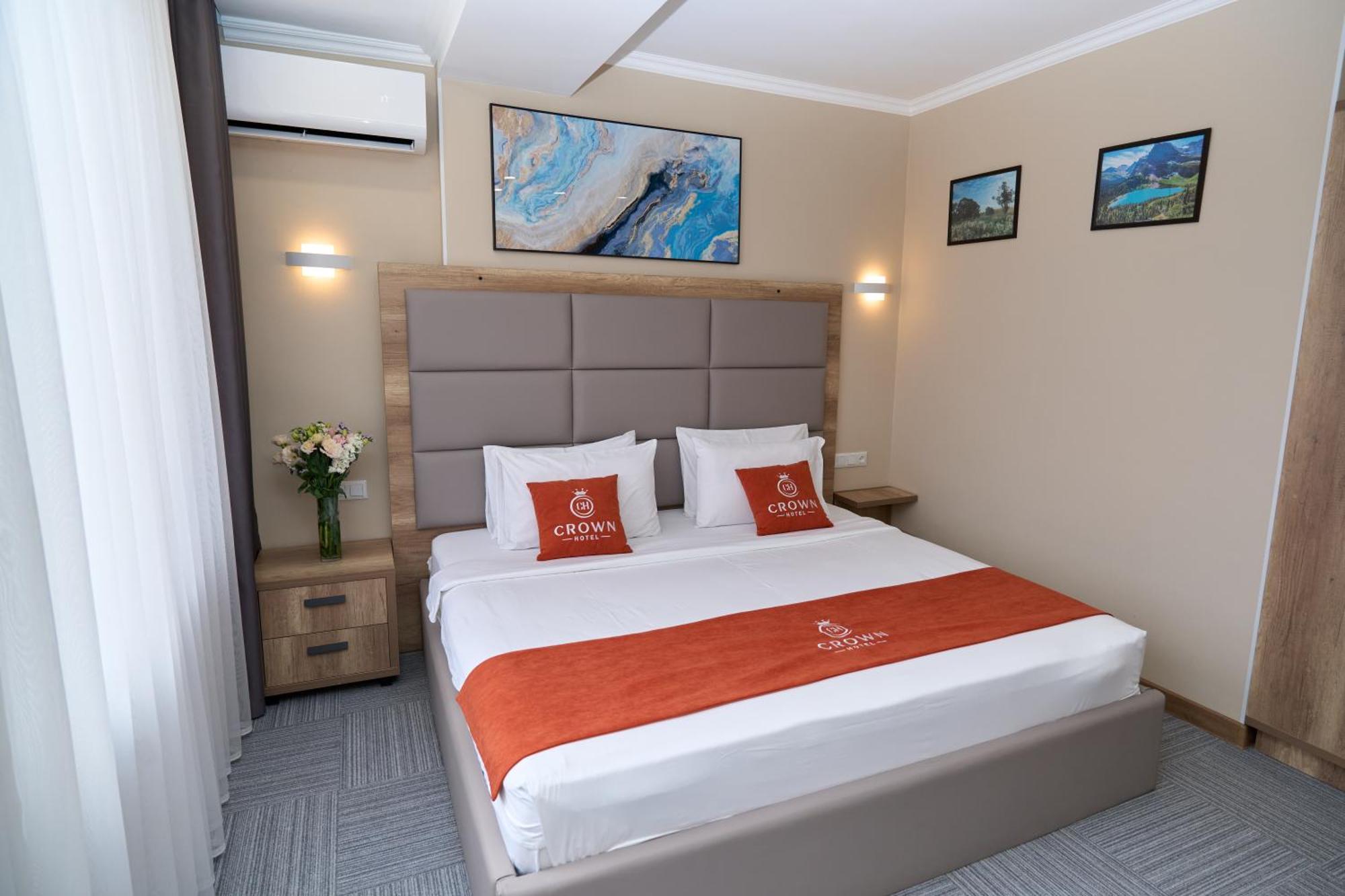 Crown Hotel Bishkek Luaran gambar