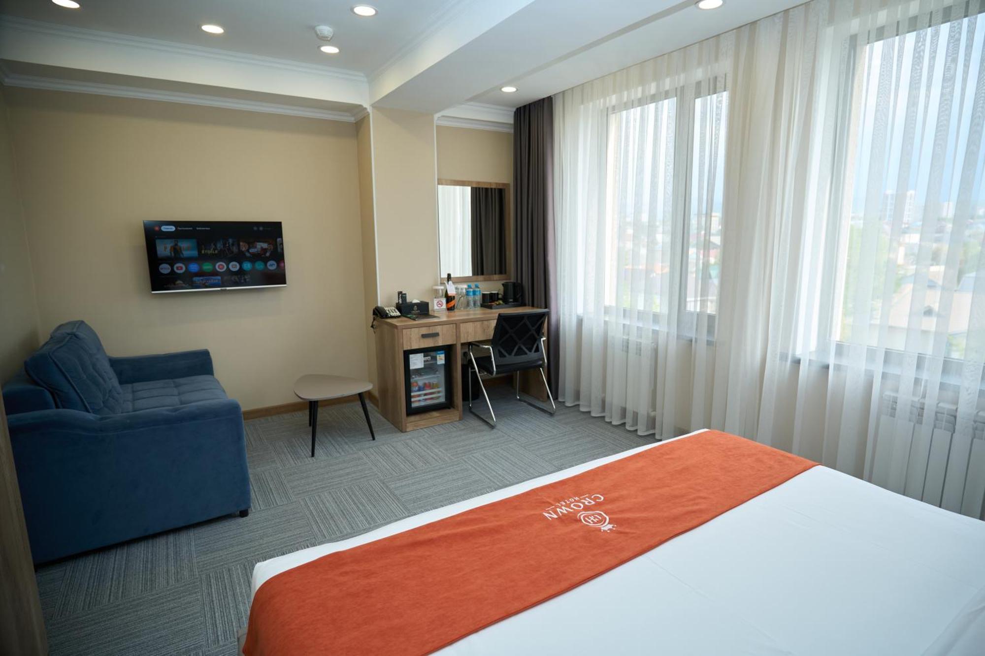 Crown Hotel Bishkek Luaran gambar
