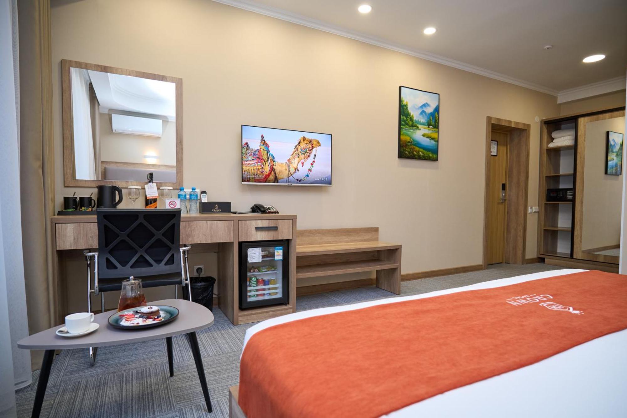 Crown Hotel Bishkek Luaran gambar