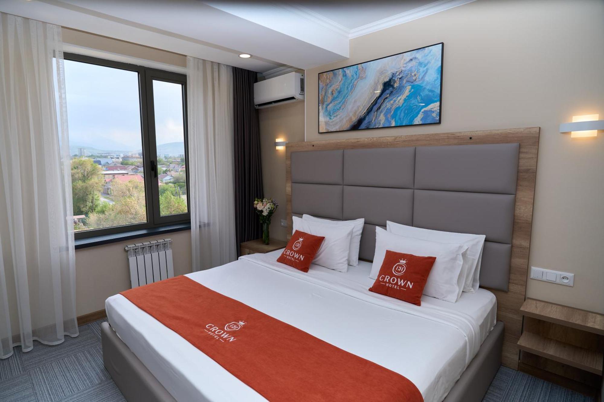 Crown Hotel Bishkek Luaran gambar