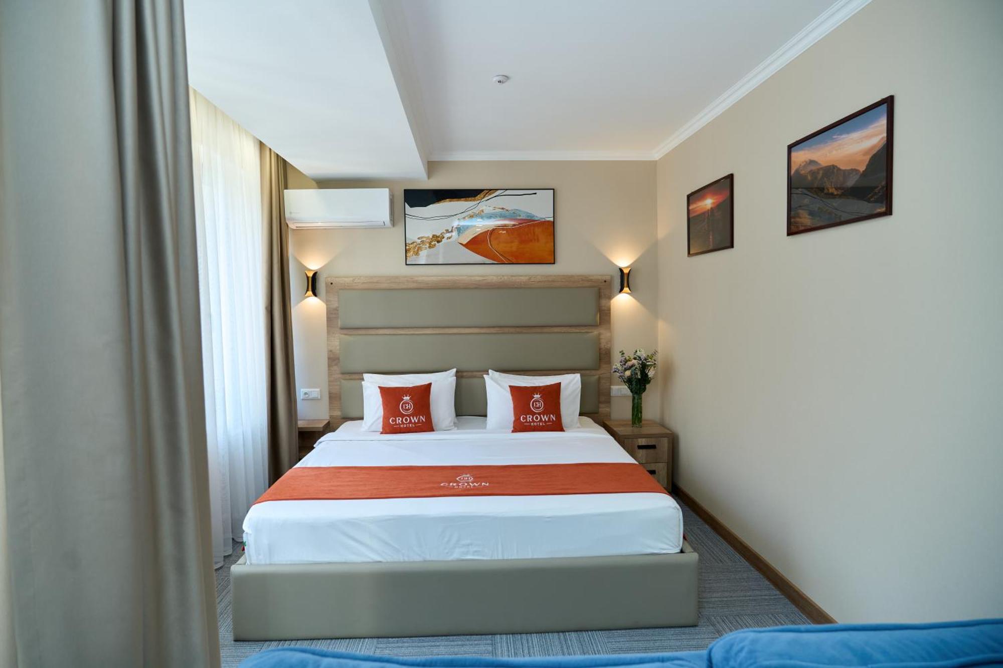 Crown Hotel Bishkek Luaran gambar