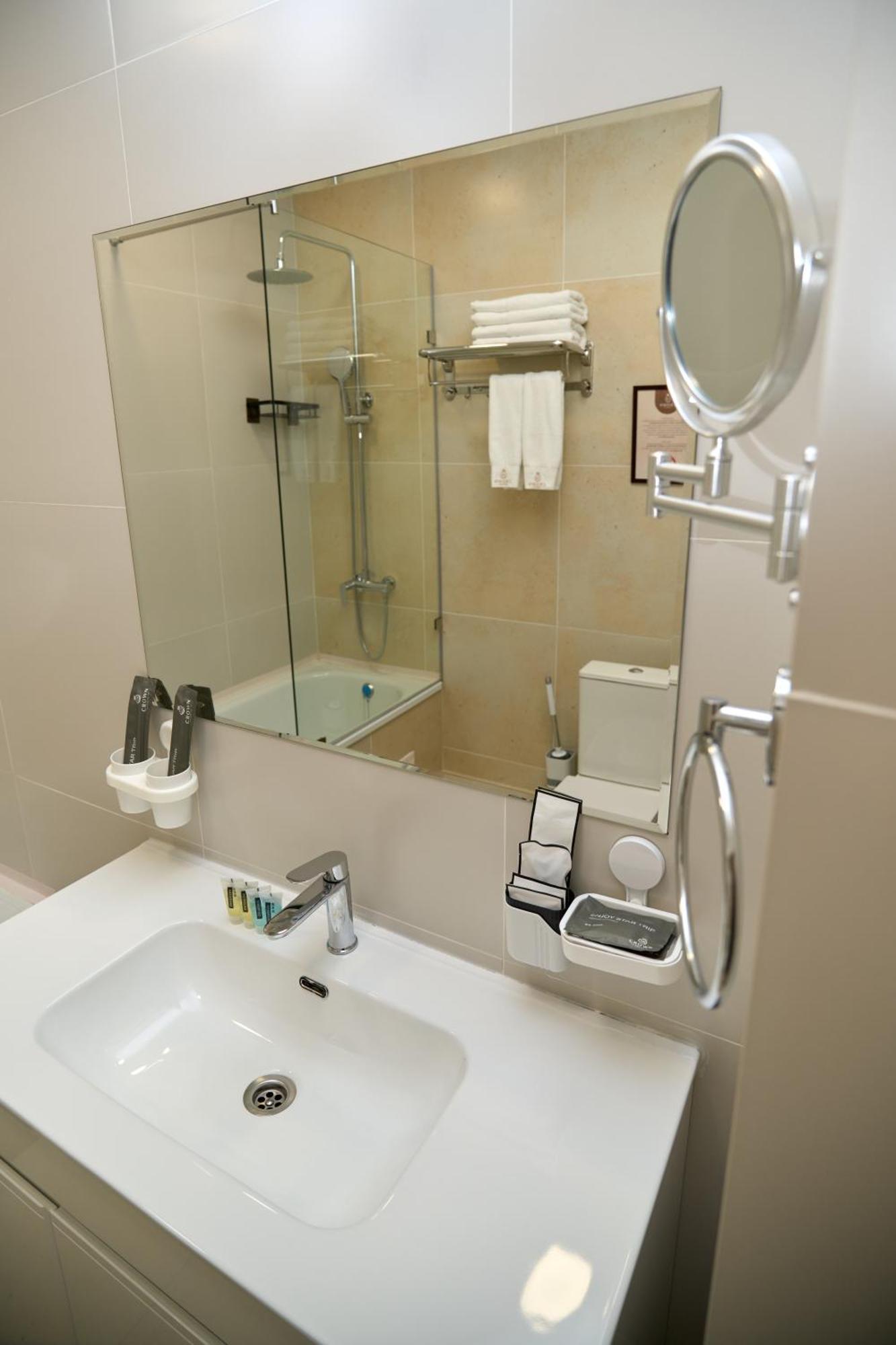 Crown Hotel Bishkek Luaran gambar