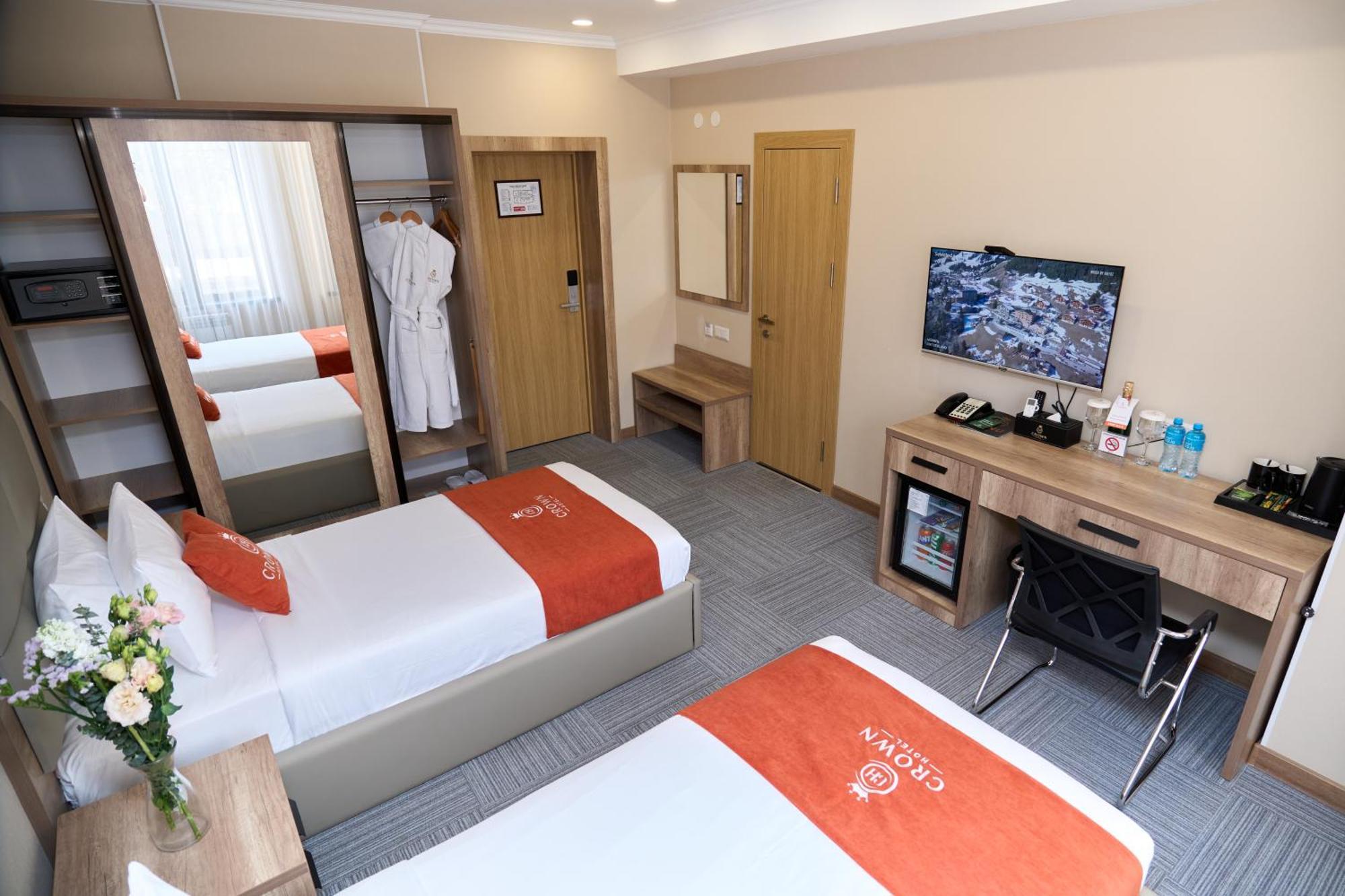 Crown Hotel Bishkek Luaran gambar