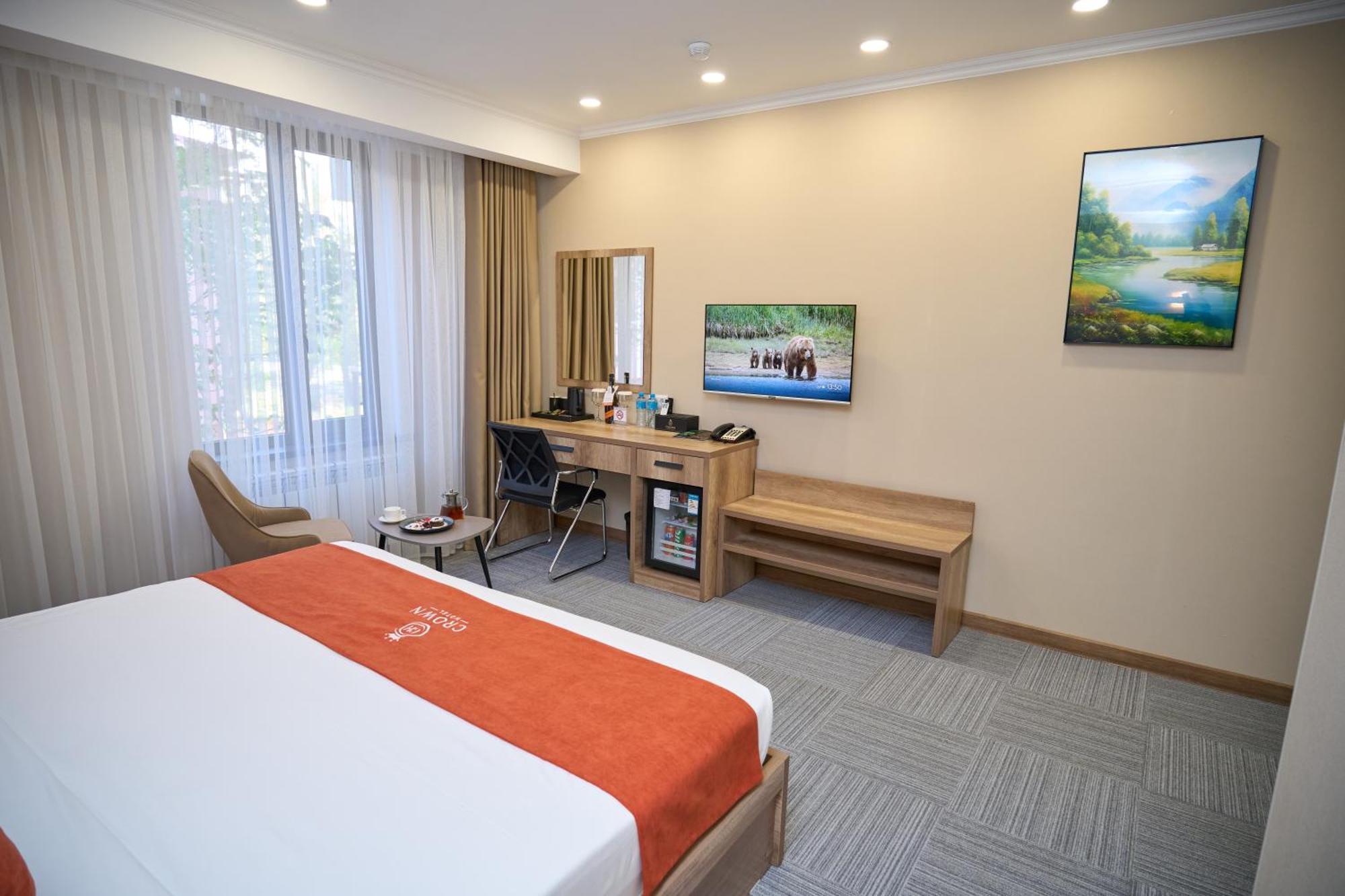 Crown Hotel Bishkek Luaran gambar