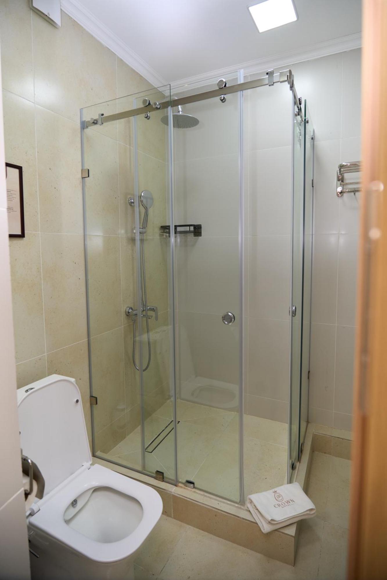 Crown Hotel Bishkek Luaran gambar