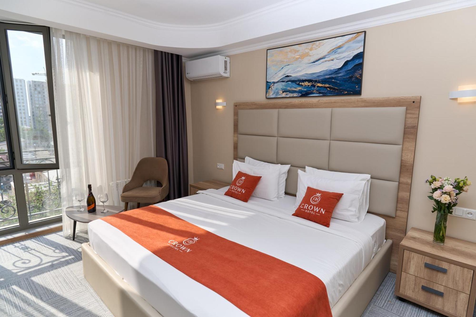Crown Hotel Bishkek Luaran gambar