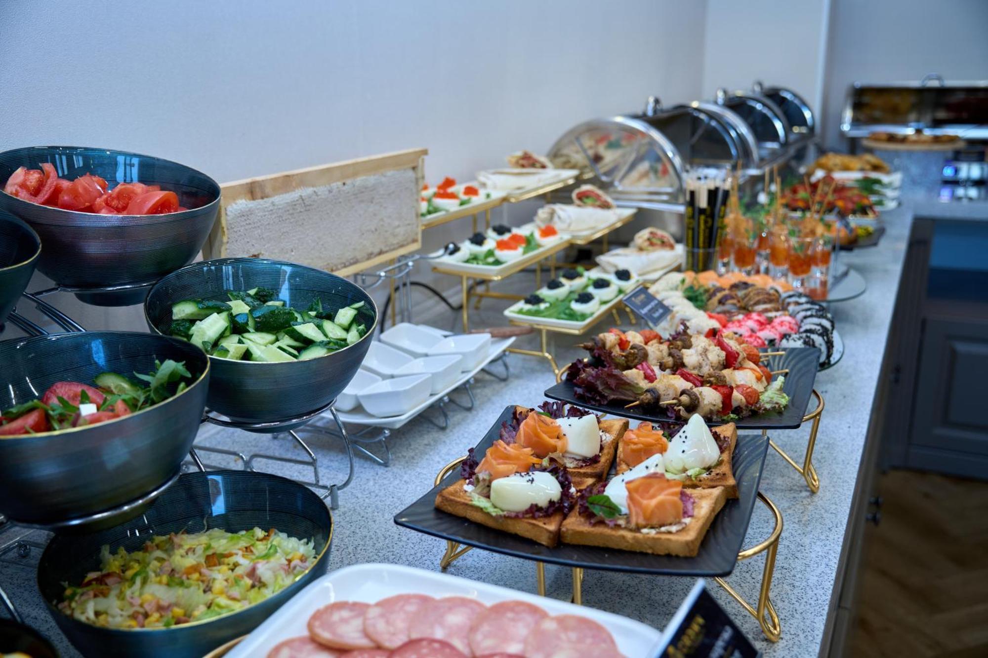 Crown Hotel Bishkek Luaran gambar