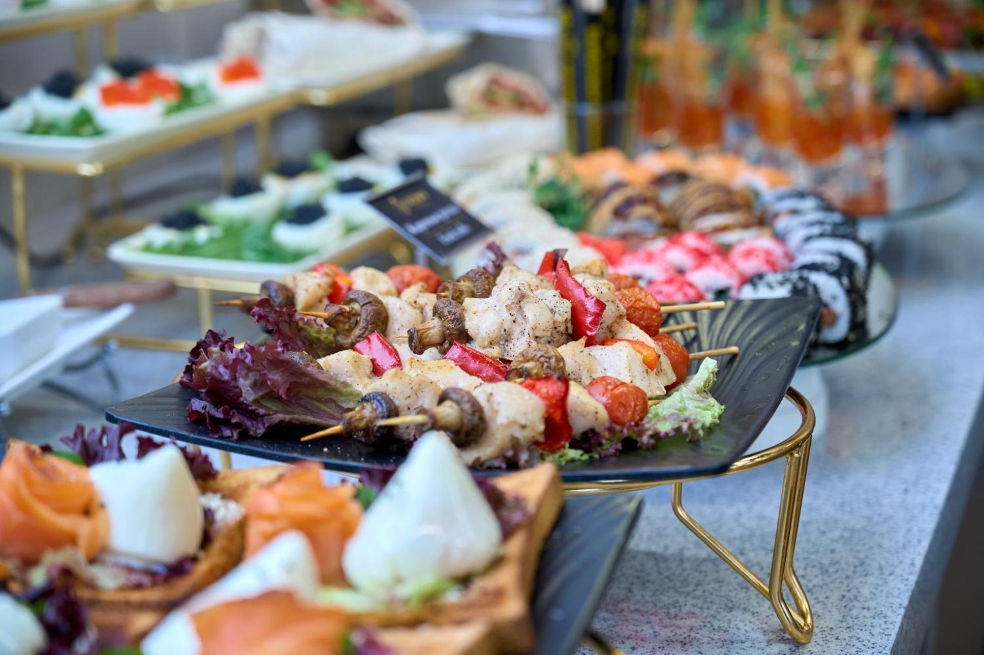 Crown Hotel Bishkek Luaran gambar